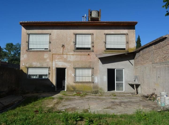 Vg Luminosa Casa en Venta de 6 Ambientes - 2