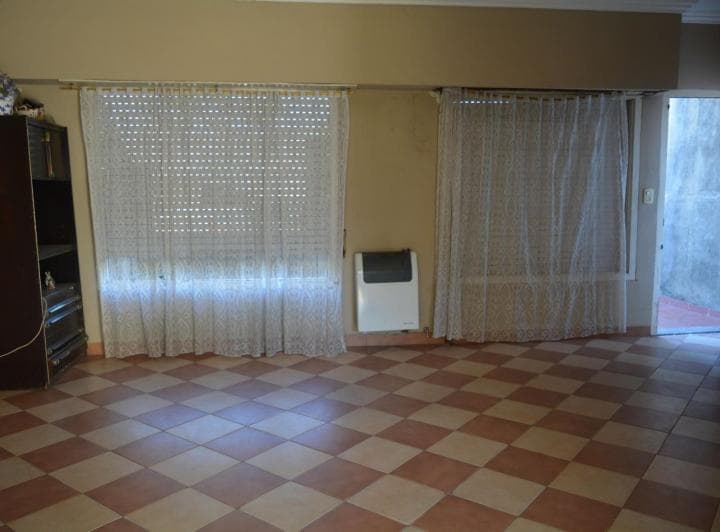 Vg Luminosa Casa en Venta de 6 Ambientes - 4