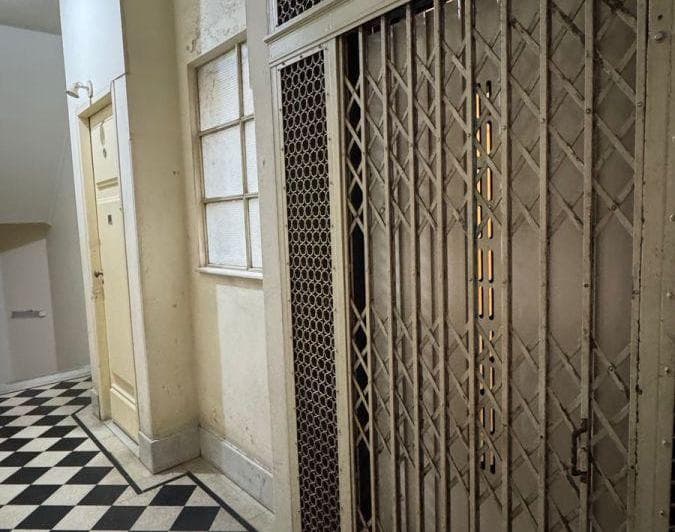 Departamento con Balcón y Detalles de Época – Excelente Ubicación - 3