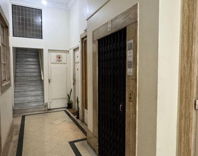 Departamento con Balcón y Detalles de Época – Excelente Ubicación - 4
