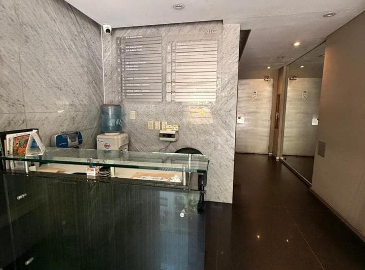 Oficina en Piso Alto con 2 Cocheras. Renta Usd 3000 X Mes - Inquilino: Laboratorio - 5