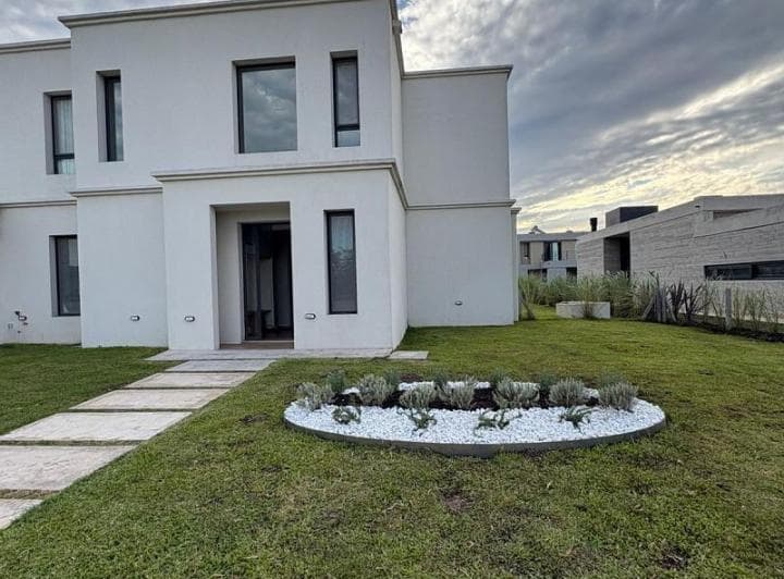 Impecable Casa en Venta en La Magdalena Barrio Privado. Canning, Esteban Echeverría. - 2