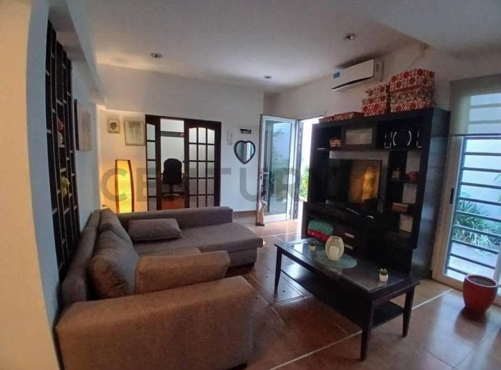 Casa de 2 Dorm. con Jardin y Cochera en Venta - 4