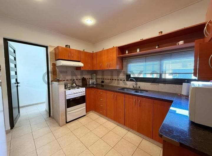 Casa de 2 Dorm. en Venta en Abasto - 5