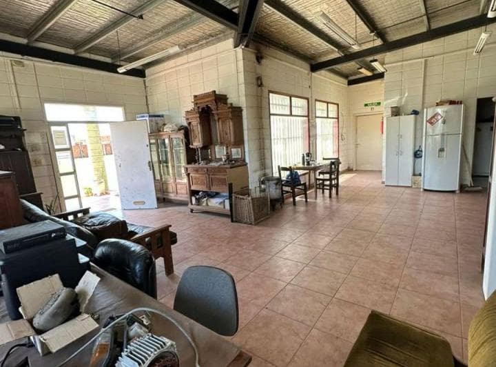 Lote Comercial de 2.800 m² con Galpón - 2