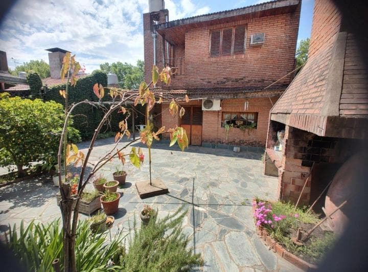 En Venta - Chalet 4 Ambientes con Galpón - Haedo/morón - 2