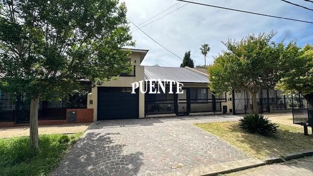 Casa en Temperley Este - 2