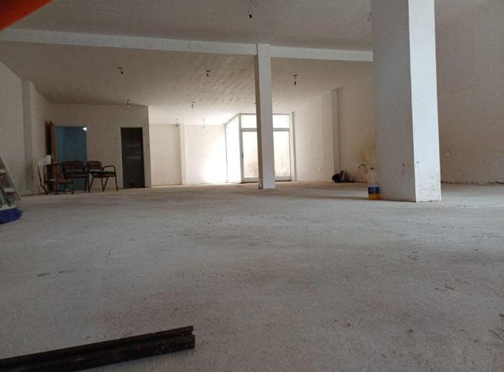 Barrio Naon.. Montiel 1500. Local en Venta 7,11 X 17,83 - 5