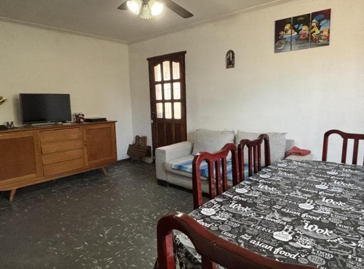 Venta Casa de 4 Ambientes - Barrio 9 de Julio - 4