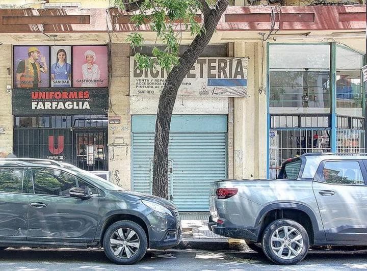 Local Emplazado en El Barrio de Flores, Cuenta con 36 m² Totales Distribuido en Pb y Entrepiso - 3