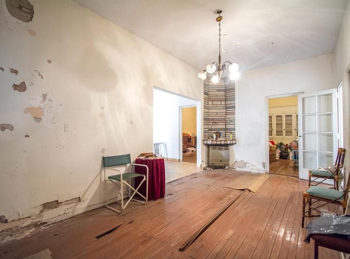 Casa Venta a Refaccionar 3 - 4 Amb con Patio y Potencial Terraza - 5