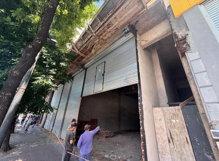 Local Impresionante de 3000 m² con Dos Montacargas! Av Rivadavia 7500 - 3