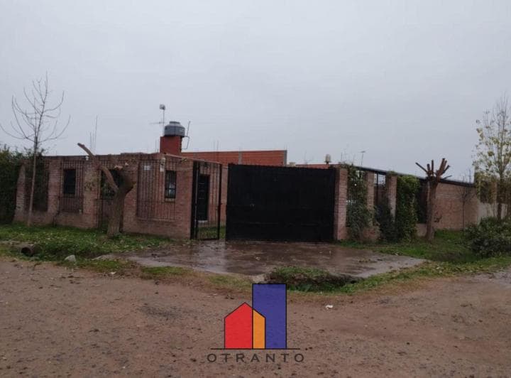 Casa de 4 Ambientes con Gran Parque y Garaje - Escobar - 5