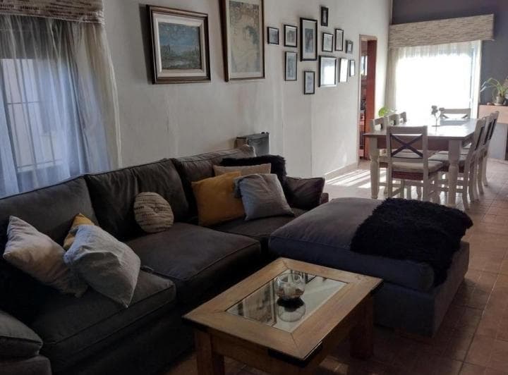 Venta Casa 4 Ambientes, Garaje, Pileta y Quincho - 3