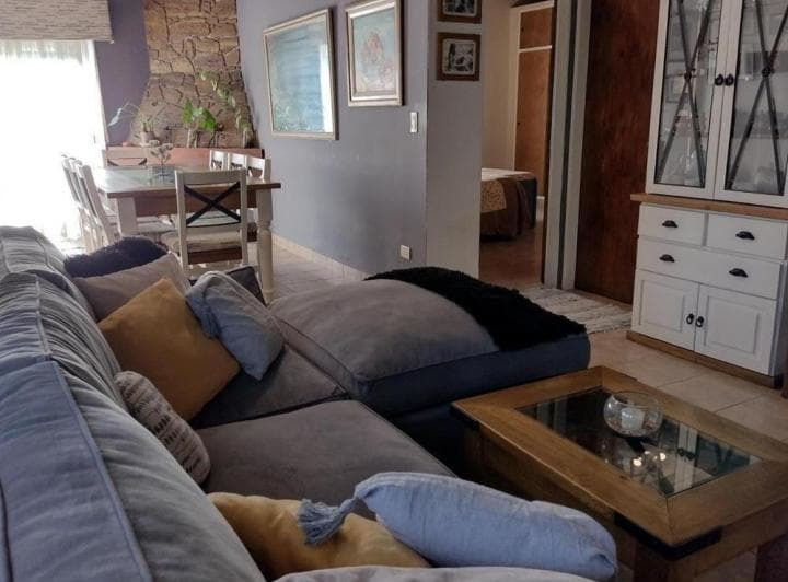 Venta Casa 4 Ambientes, Garaje, Pileta y Quincho - 5