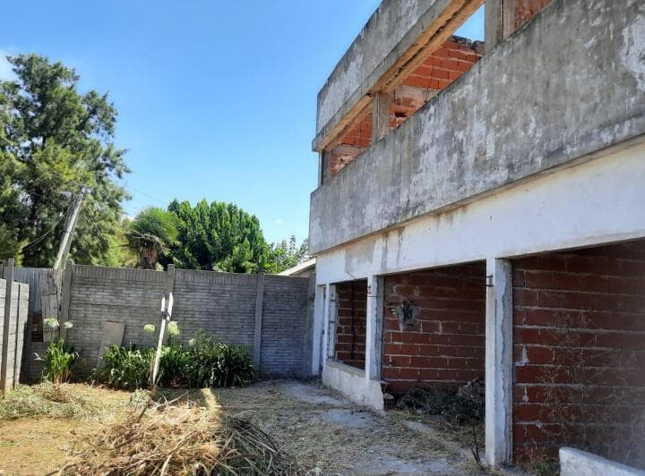 Terreno de 20x60 con Construcción a Terminar - 4