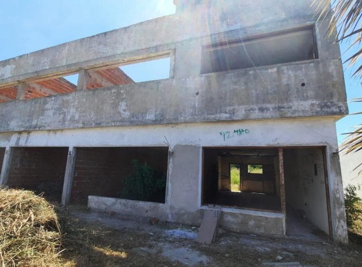 Terreno de 20x60 con Construcción a Terminar - 3