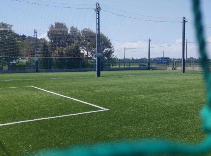 Complejo Deportivo en Ruta 2 - 5