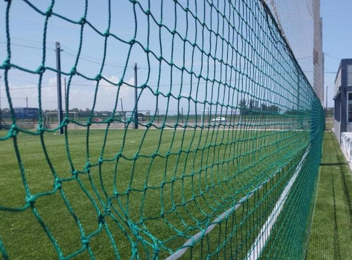 Complejo Deportivo en Ruta 2 - 4