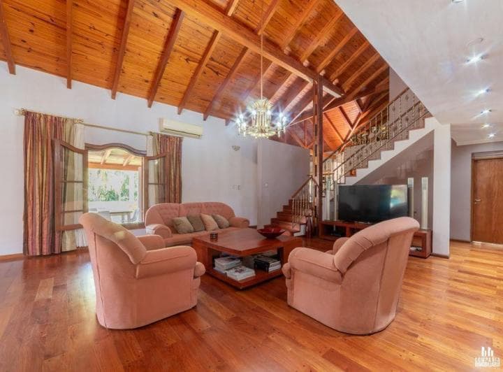 Casa en Venta en Colastine Norte 4 Dorm. - 5