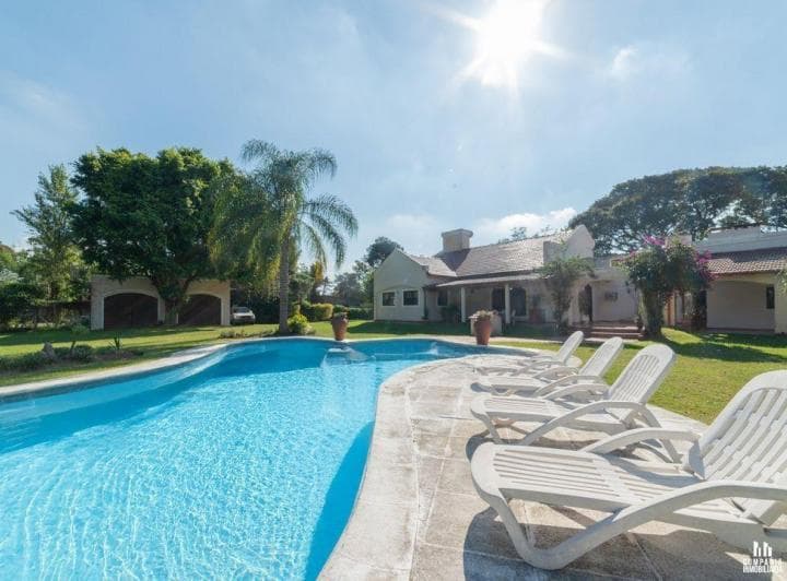 Casa en Venta en Colastine Norte 4 Dorm. - 2