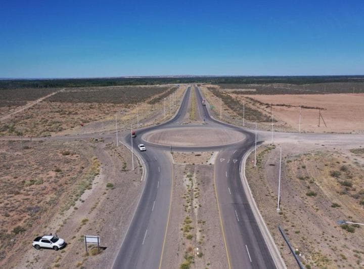 Alquilo Galpon 750 m² - Predio 20000 m² en Ruta del Petroleo - 4
