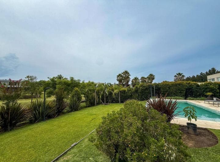 Casa en Venta de 2 Plantas con Jardín, Barrio Albanueva, Rincón de Milberg, Tigre - 5