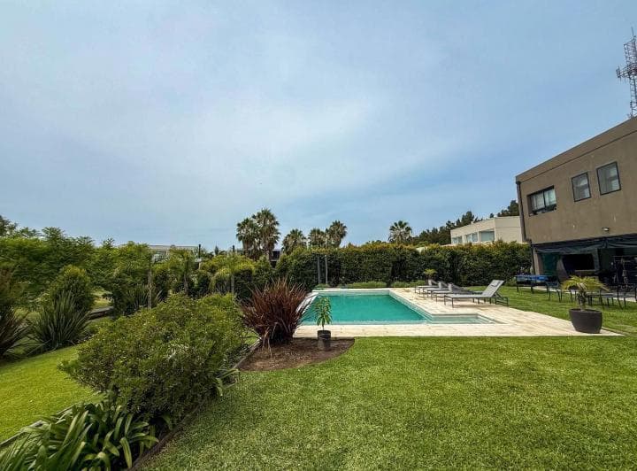 Casa en Venta de 2 Plantas con Jardín, Barrio Albanueva, Rincón de Milberg, Tigre - 4