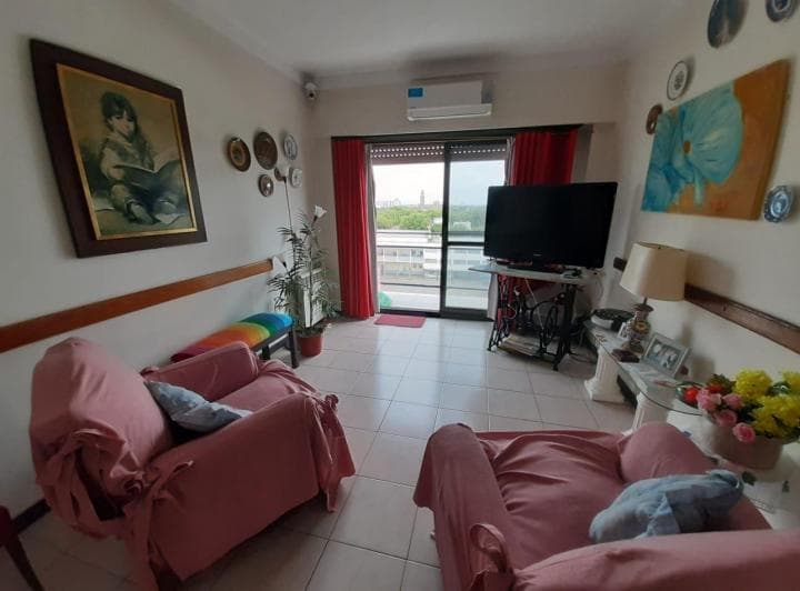 Venta Departamento 3 Ambientes a La Calle - 2