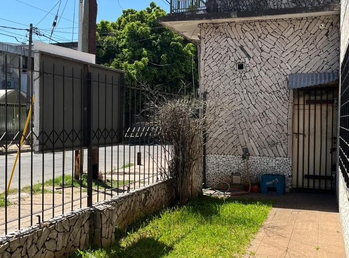Venta en Block. PH 3 Amb. con Garage/local en Planta Baja. y Monoambiente con Terraza en Primer Piso - 2