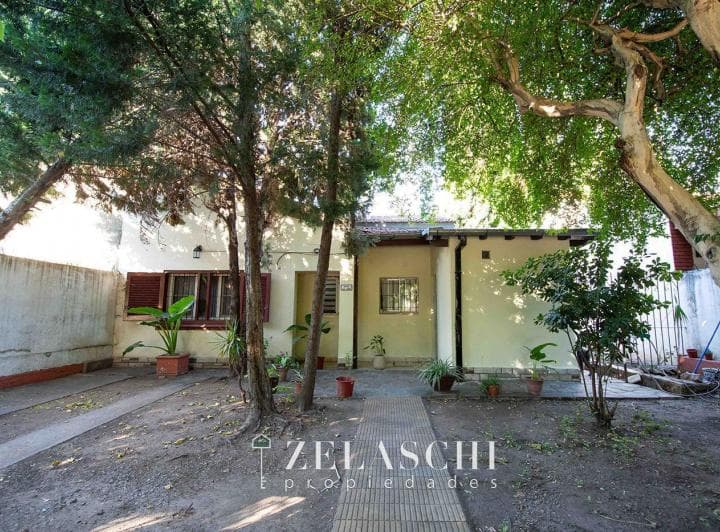 Venta: Casa Sobre Pluschow, Ciudad Jardín - 5