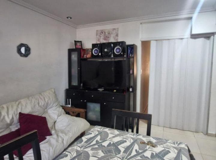 Venta de Departamento con Patio y Garage de 3 Ambientes en Caseros - 3