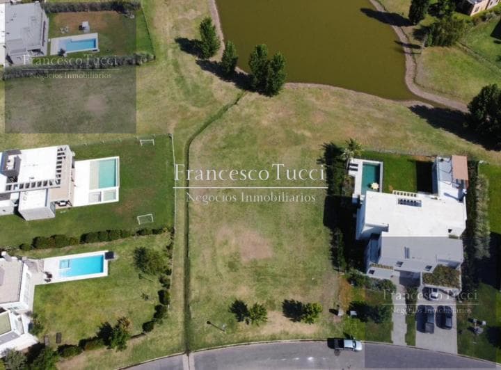 Terreno en Venta Lote Central con Fondo a La Laguna Terravista - 3