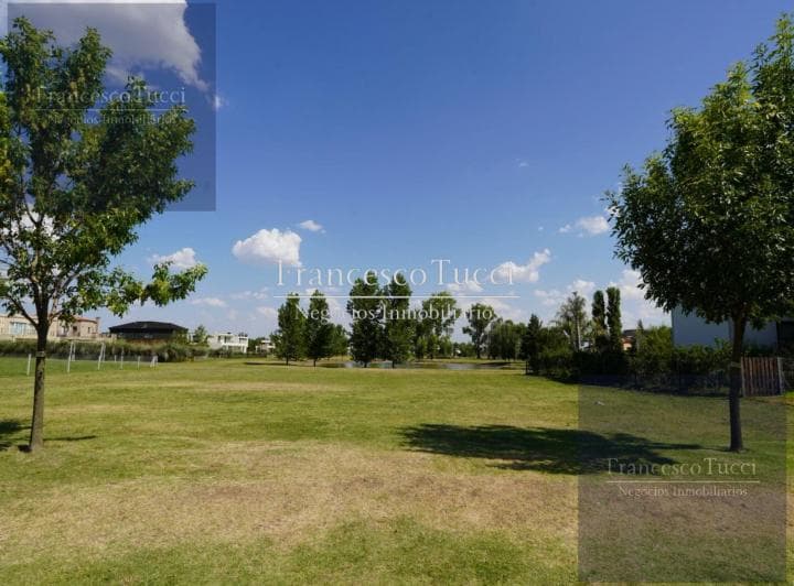 Terreno en Venta Lote Central con Fondo a La Laguna Terravista - 2