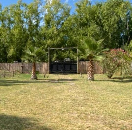 En Venta: Amplio Terreno con Quincho y Pileta en Distrito El Sauce, Guaymallen, Mendoza - 2