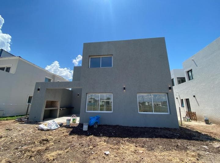 Casa Venta Barrio Santa Lucía Pilar del Este - 5