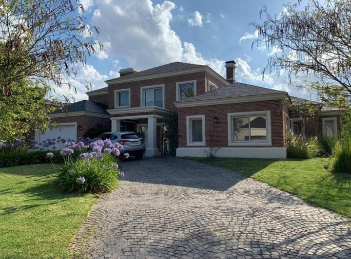 Unica Casa en Venta con 2 Suites en Pb - La Isla, Nordelta - 2