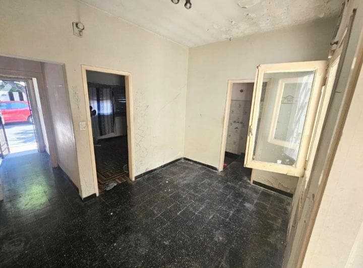 Venta Casa de 1 Dormitorio en Arroyito, Patio + Terraza Juan José Paso Al 1400 - 3