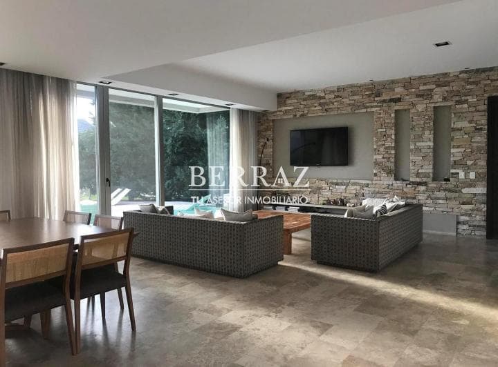 Casa Venta 5 Ambientes en Ayres de Pilar Lote de 905,92 m² - 2