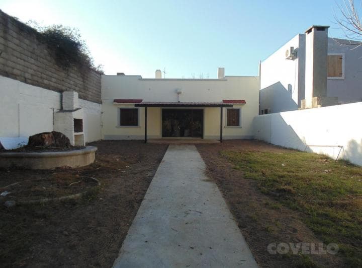 Casa en Venta con Vista Al Río, Patio y Garaje. - 4