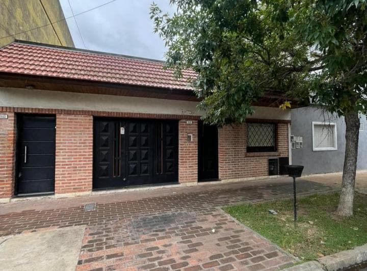 Departamento en Venta Caseros Planta Baja con Cochera Ideal Inversión - 2