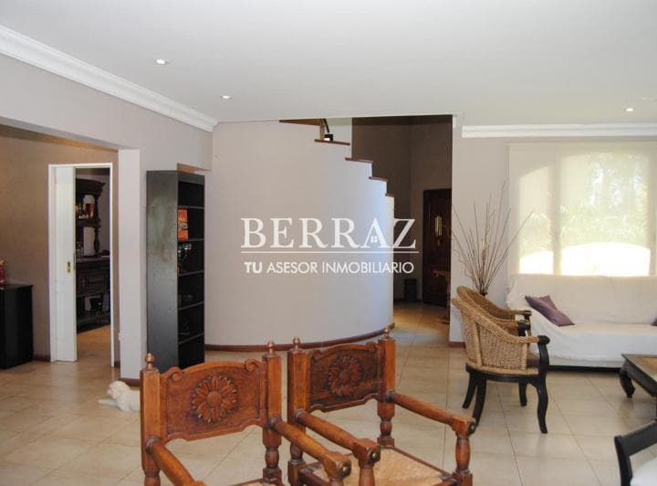 Casa Venta 6 Ambientes en Villa Olivos Escobar Lote de 834 m² - 4