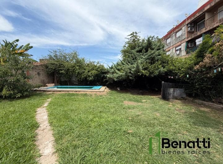 Casa en Lote Propio. 4 Ambientes con Jardin y Pileta - 3