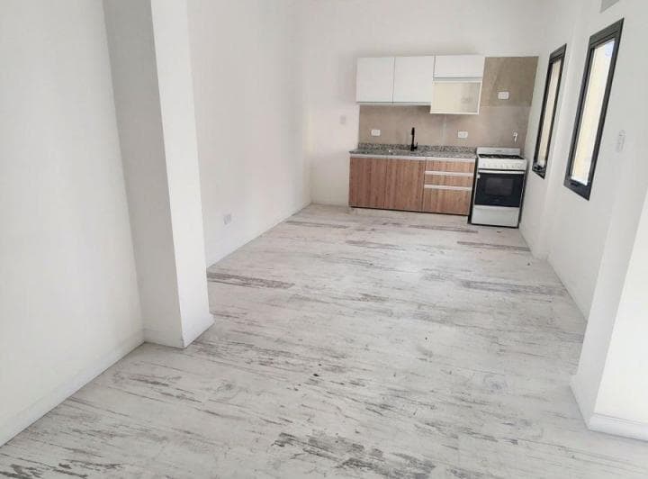 Casa 4 Ambientes Independiente en PH Remodelada Al 100% - L - 4