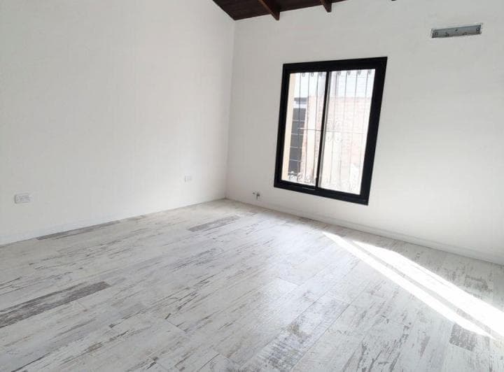 Casa 4 Ambientes Independiente en PH Remodelada Al 100% - L - 5