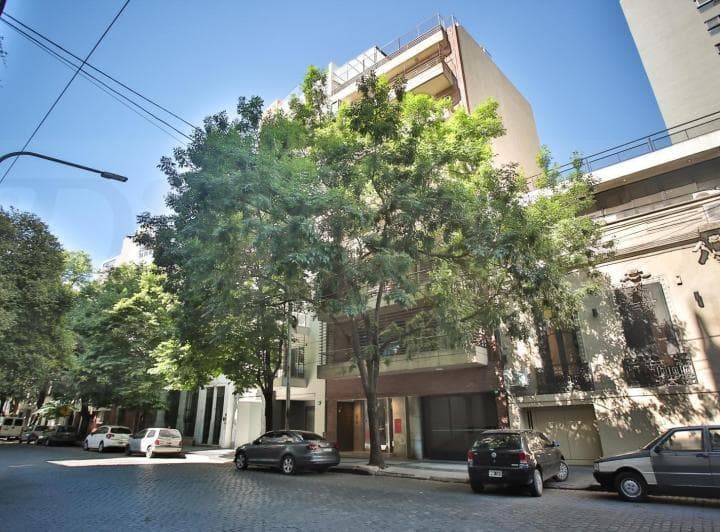 Piso de 3 Ambientes con Excelente Luminosidad y con Terraza Propia en El 7° Piso con Parrilla - 2