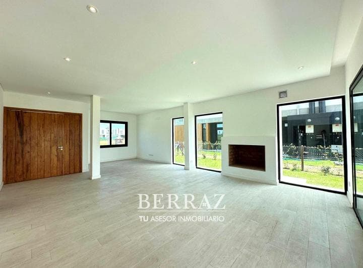 Casa Venta 5 Ambientes en 2 Plantas en La Calesa Pilará Lote de 809 m² - 2