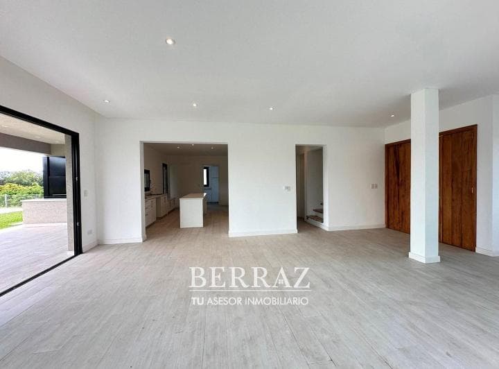 Casa Venta 5 Ambientes en 2 Plantas en La Calesa Pilará Lote de 809 m² - 4