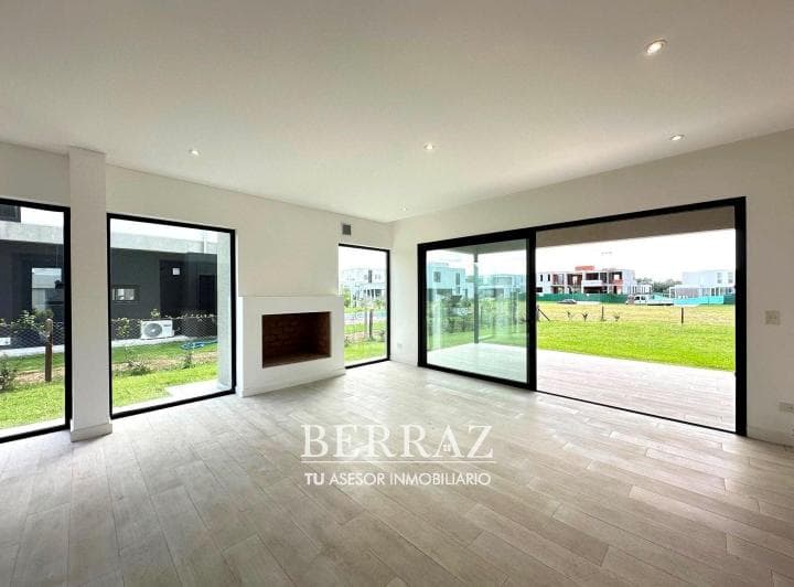 Casa Venta 5 Ambientes en 2 Plantas en La Calesa Pilará Lote de 809 m² - 3