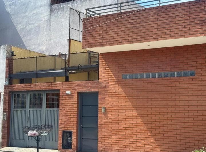 Excelente Oportunidad, Casa en Lote Propio - 2